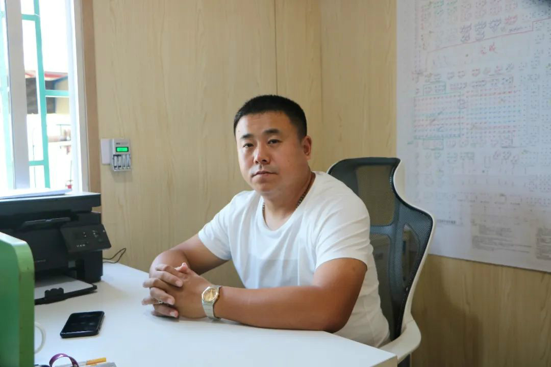 液壓靜力壓樁機從1臺到21臺，他只用了8年！