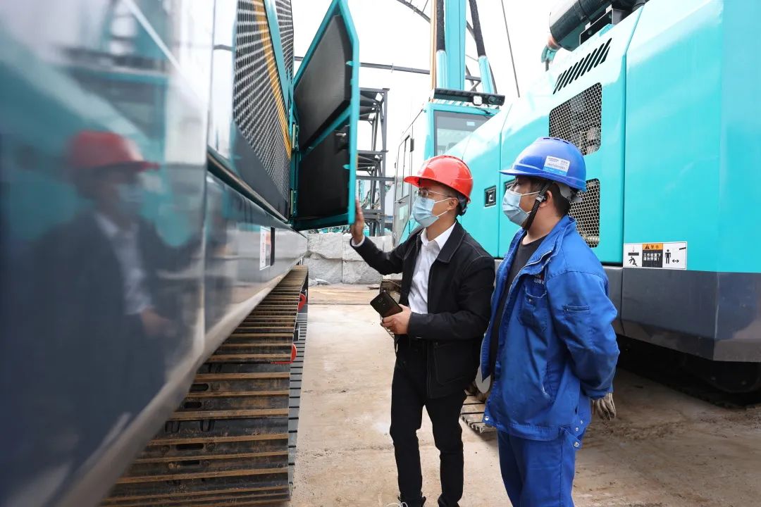 湖南日報：先行先試，開拓千億美元新市場！我省首單二手工程機械設備出口報關 山河智能裝備 昨天